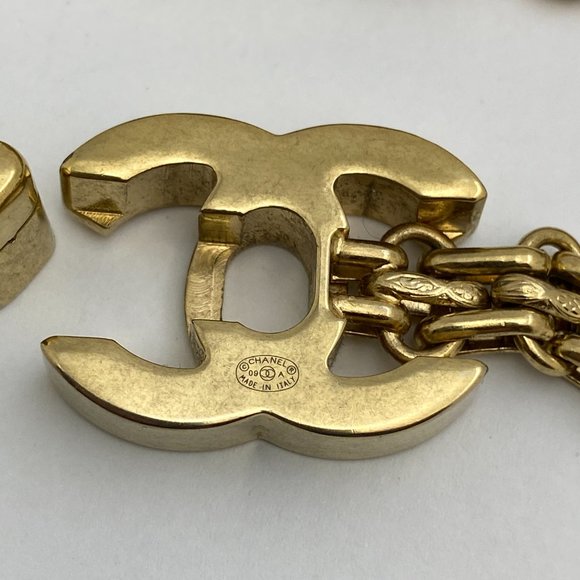 CHANEL Turnlock Necklace CC Autumn 2009 Gold Tone Authenticated - Picture 10 of 16